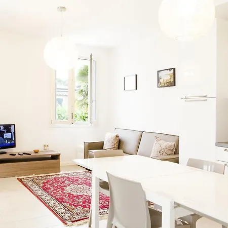 Apartment Gran Fausto Flats San Felice del Benaco