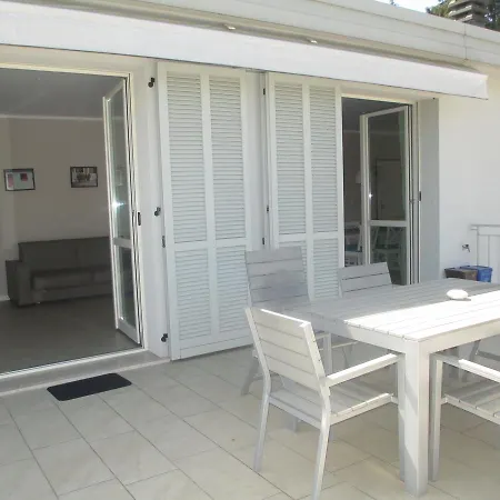 Gran Fausto Flats Apartment San Felice del Benaco